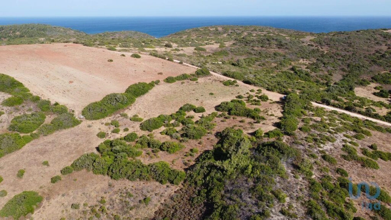 Terreno para Venda em Budens Foto 1