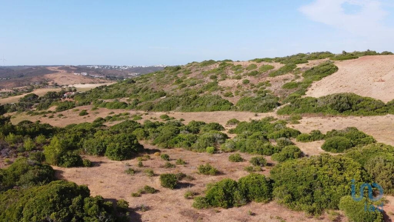 Terreno para Venda em Budens Foto 4