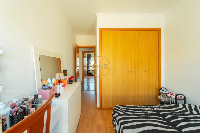 Apartamento T3 para Venda em Arrifes Foto 4