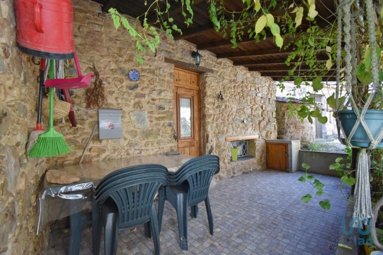 Moradia T2 para Venda em Cumeeira Foto 3