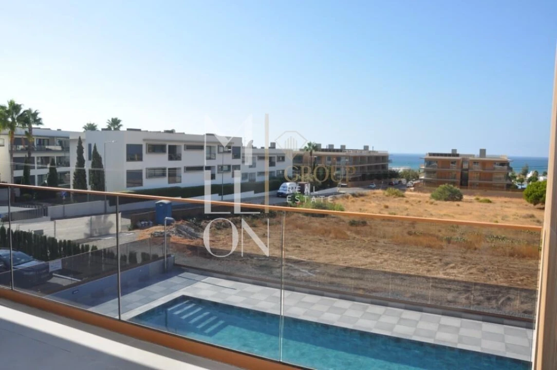 Apartamento T2 para Venda em Quarteira Foto 8