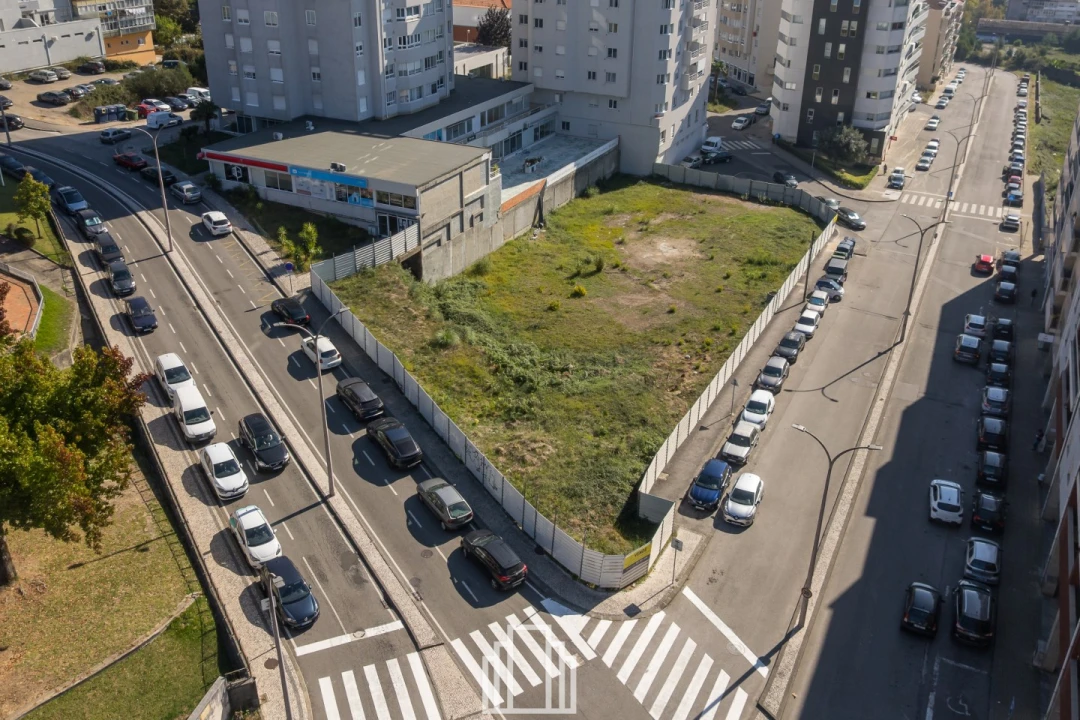 Terreno para Venda em São João da Madeira Foto 4
