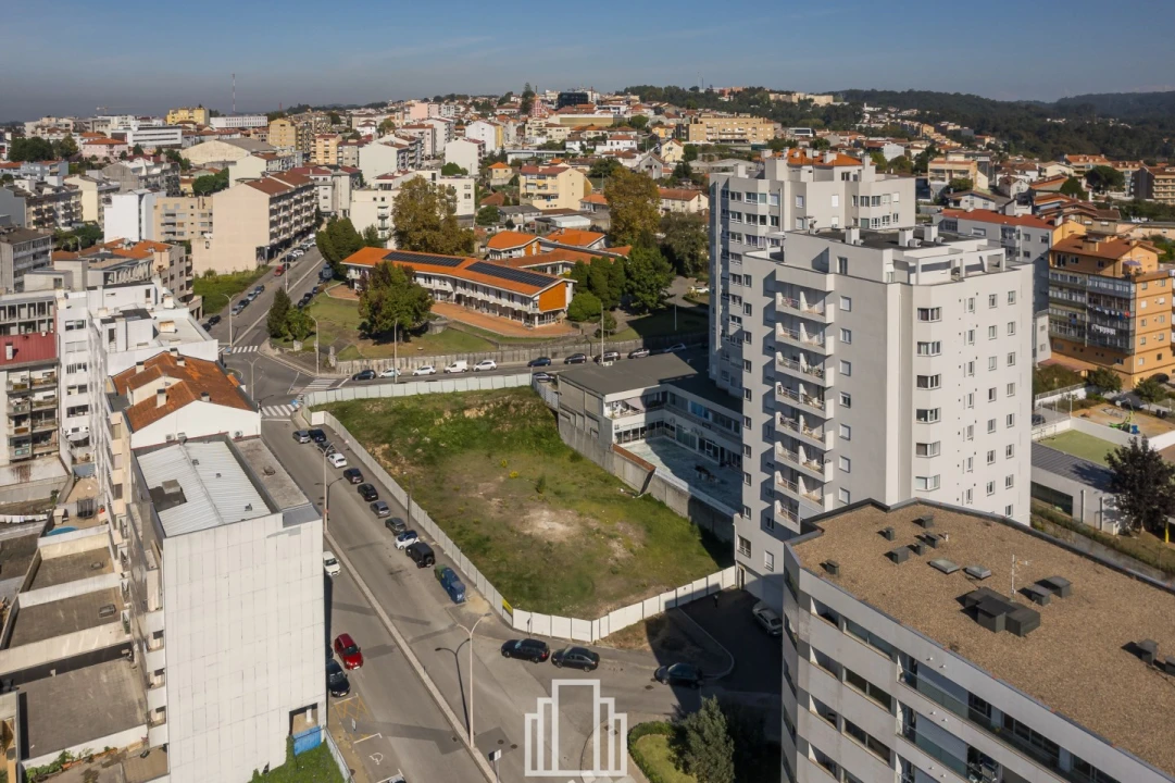 Terreno para Venda em São João da Madeira Foto 7