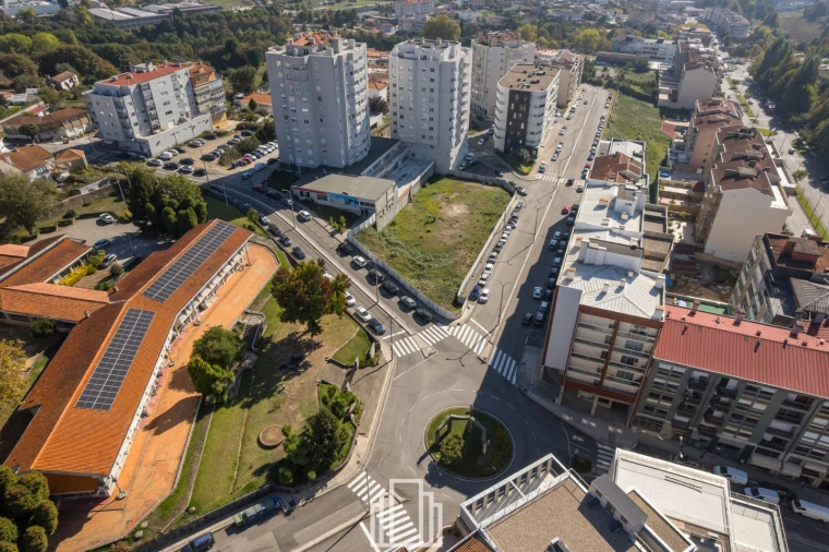 Terreno para Venda em São João da Madeira Foto 5