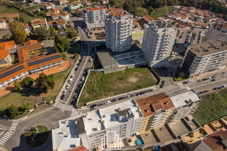 Terreno para Venda em São João da Madeira Foto 6