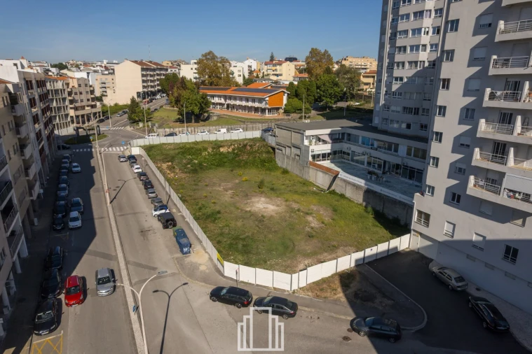 Terreno para Venda em São João da Madeira Foto 8