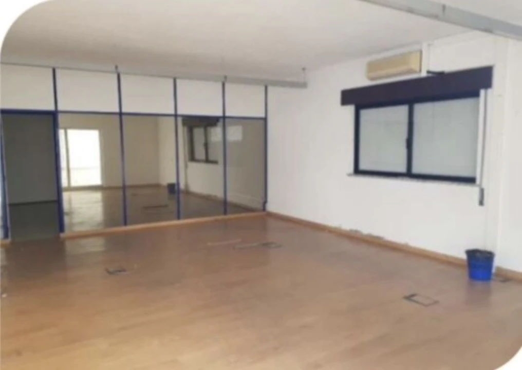 Armazém para Venda em Muge Foto 3