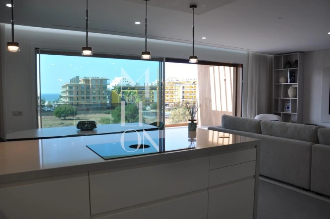 Apartamento T2 para Venda em Quarteira Foto 3