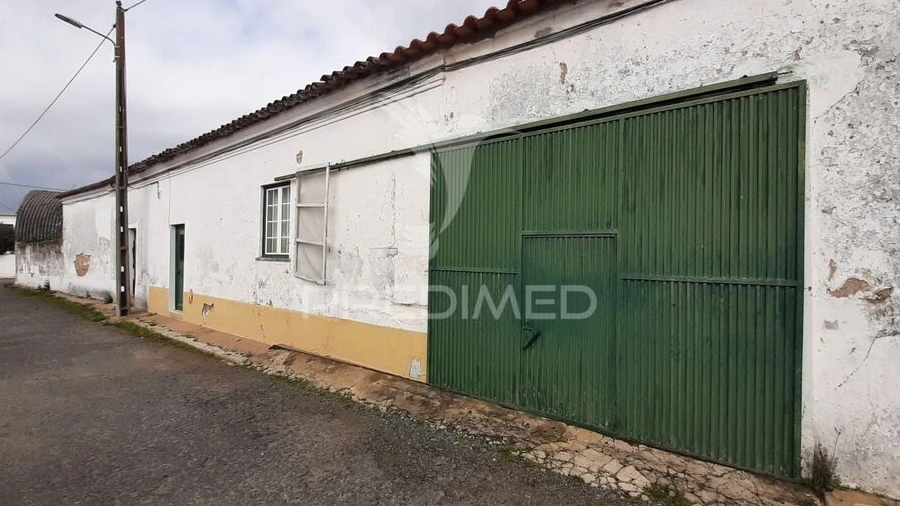 Armazém para Venda em Alfundão e Peroguarda