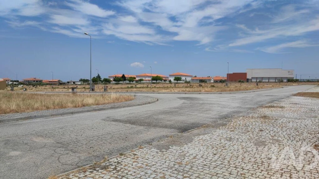 Terreno para Venda em Almeida Foto 17
