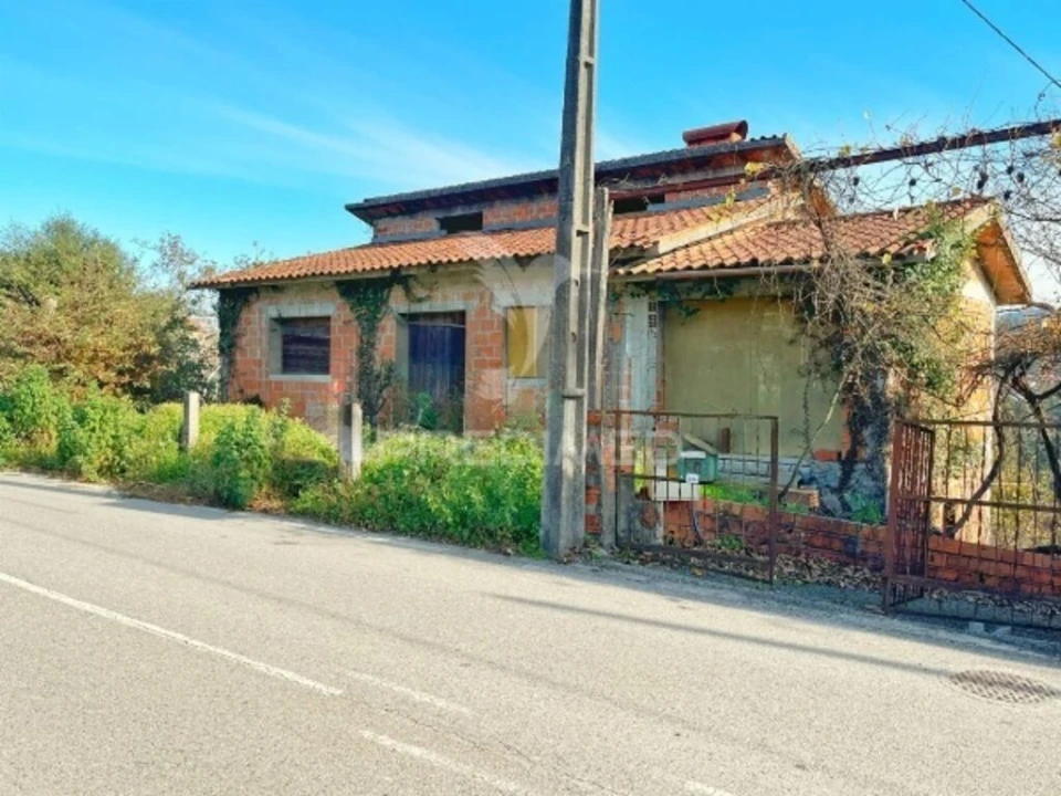 Moradia T4 para Venda em Pessegueiro do Vouga Foto 1