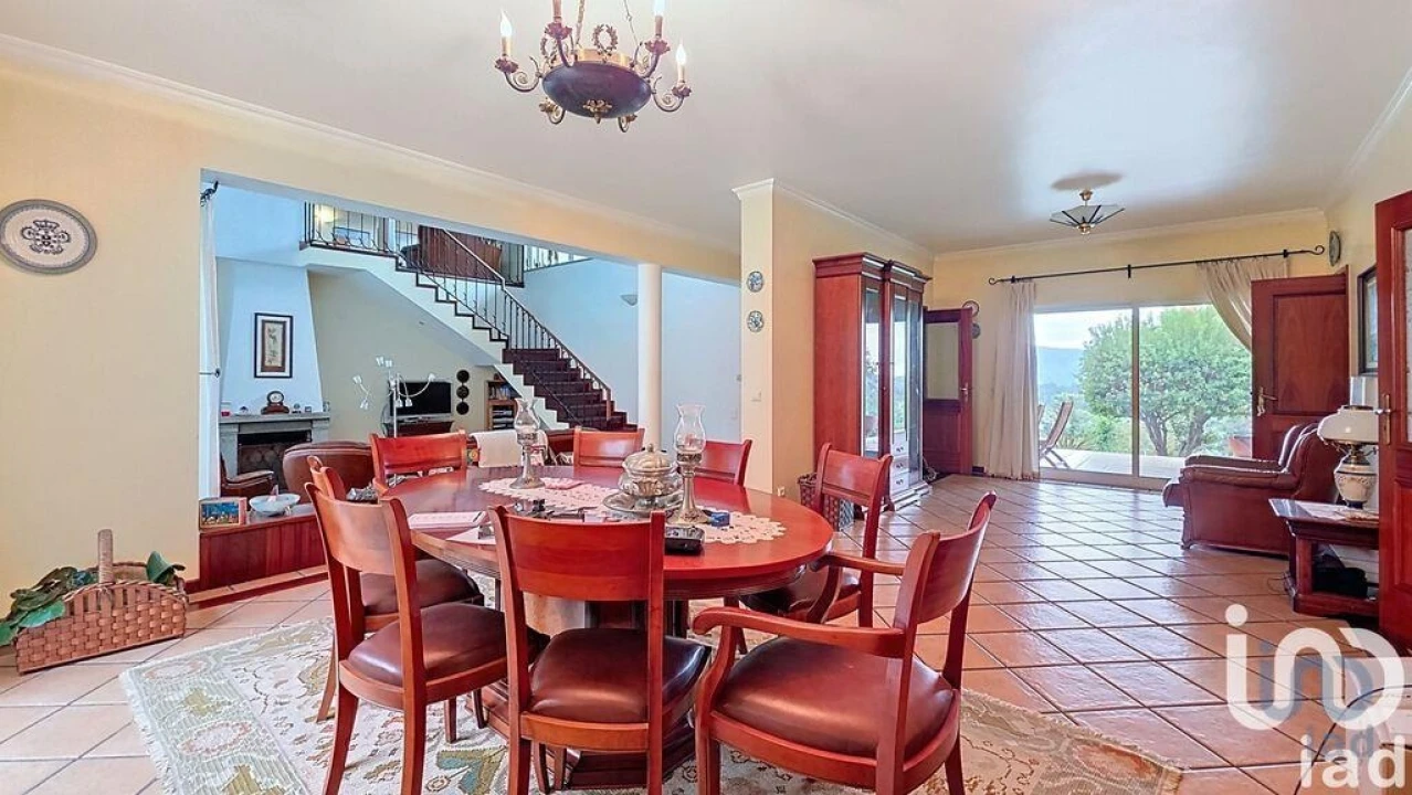 Moradia T3 para Venda em Ossela Foto 11