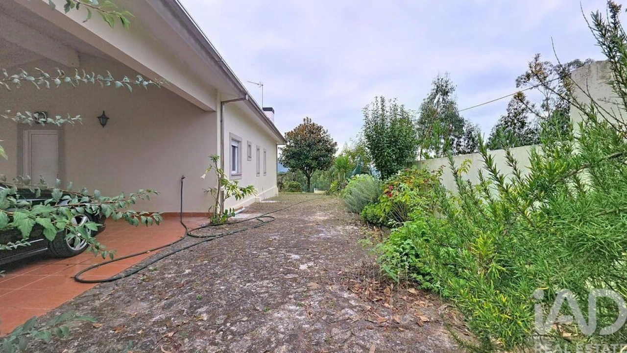 Moradia T3 para Venda em Ossela Foto 23