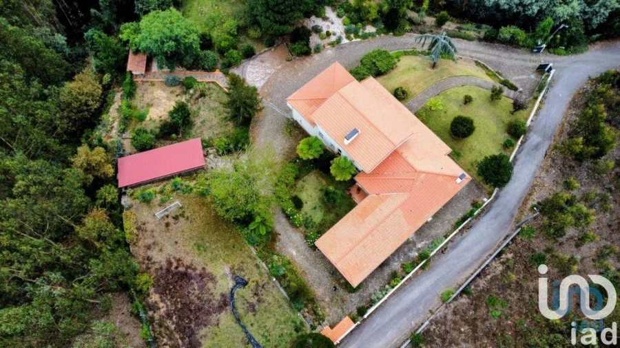 Moradia T3 para Venda em Ossela Foto 2