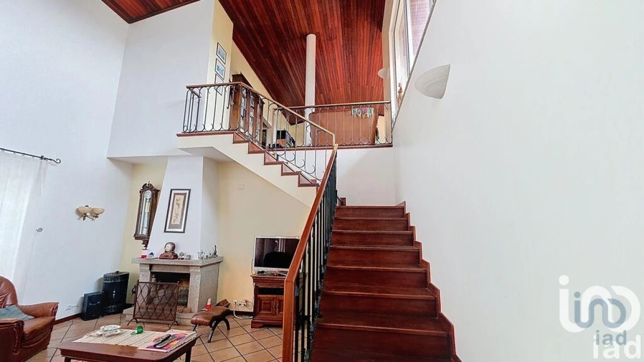 Moradia T3 para Venda em Ossela Foto 8