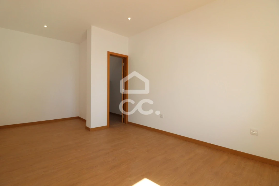 Apartamento T2 para Arrendamento em Avelar Foto 23