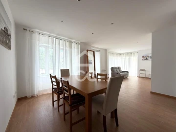 Apartamento T2 para Arrendamento em Avelar