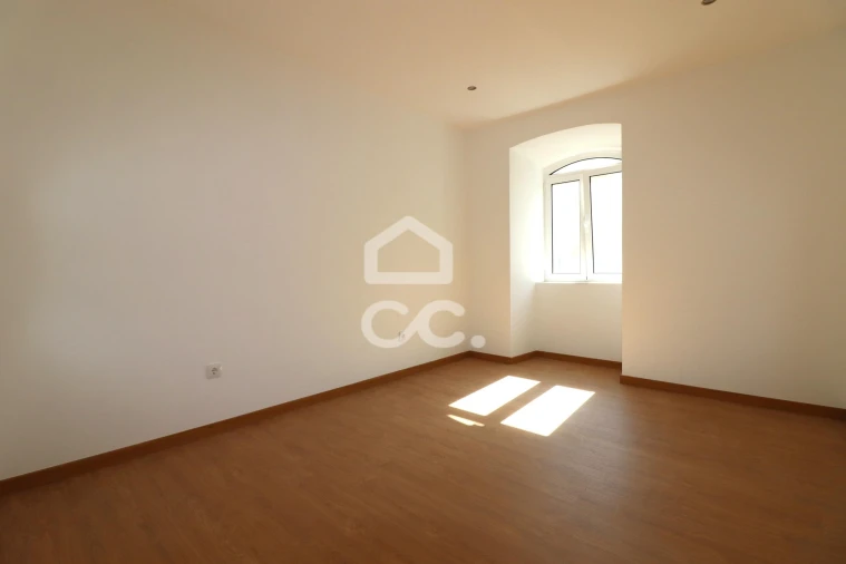 Apartamento T2 para Arrendamento em Avelar Foto 5