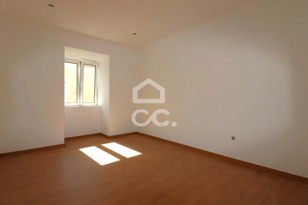 Apartamento T2 para Arrendamento em Avelar Foto 6