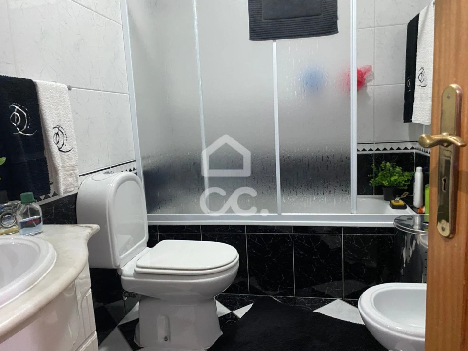 Apartamento T2 para Venda em Fermentões Foto 22