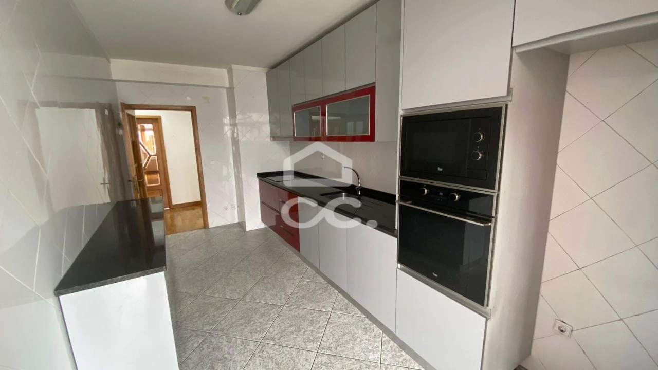 Apartamento T2 para Venda em Fermentões Foto 7