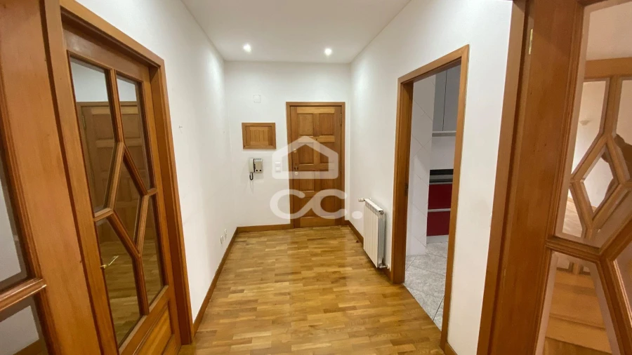 Apartamento T2 para Venda em Fermentões Foto 4