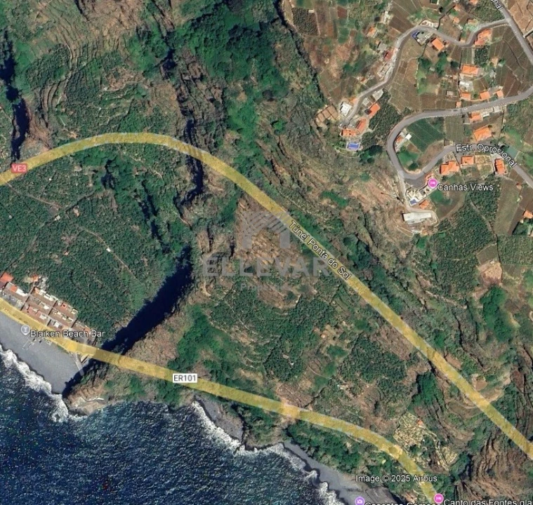 Terreno para Venda em Canhas Foto 3