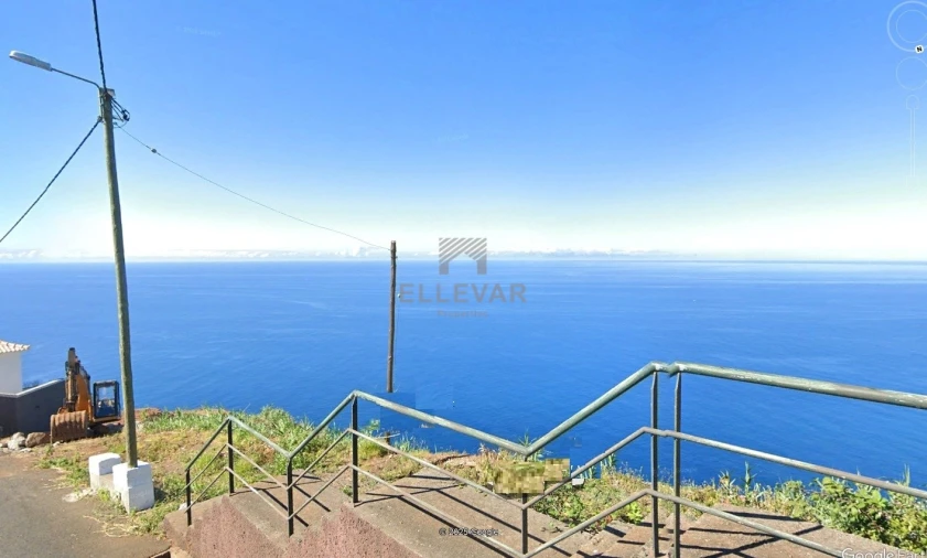 Terreno para Venda em Canhas Foto 2