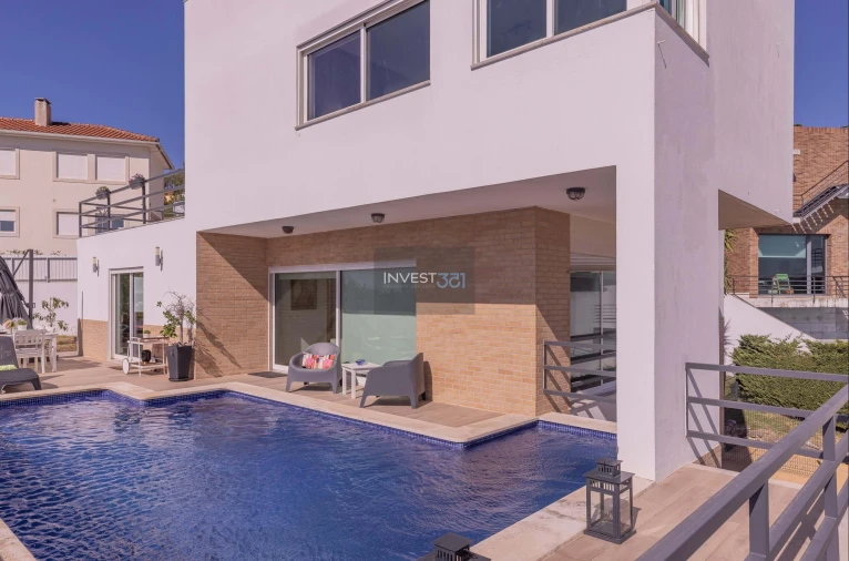 Moradia T5 para Arrendamento em Oeiras e São Julião da Barra, Paço de Arcos e Caxias Foto 4