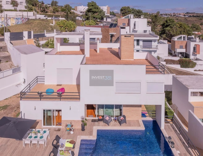 Moradia T5 para Arrendamento em Oeiras e São Julião da Barra, Paço de Arcos e Caxias Foto 2