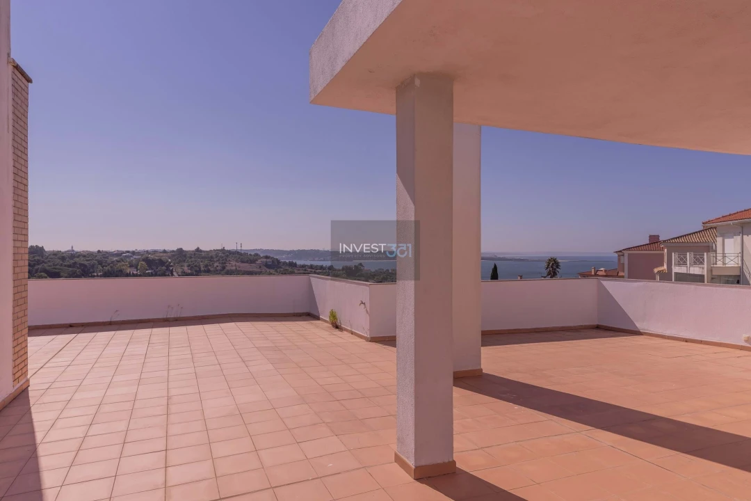 Moradia T5 para Arrendamento em Oeiras e São Julião da Barra, Paço de Arcos e Caxias Foto 36