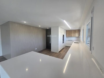 Apartamento T3 para Venda em Laranjeiro e Feijó