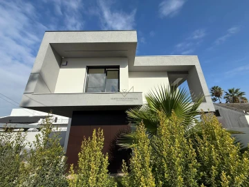 Moradia T3 para Venda em Charneca de Caparica e Sobreda