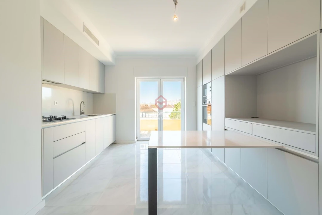 Apartamento T4 para Venda em Cascais e Estoril Foto 8