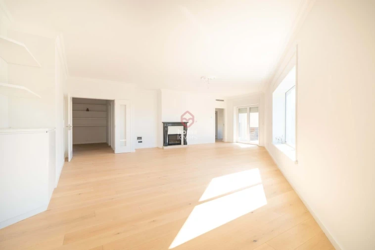 Apartamento T4 para Venda em Cascais e Estoril Foto 3
