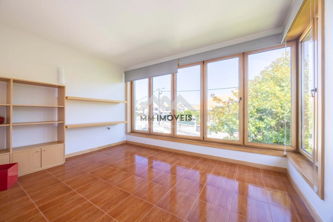 Moradia T5 para Venda em Grijo Foto 52