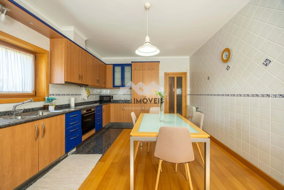 Moradia T5 para Venda em Grijo Foto 16