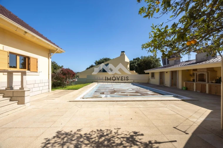 Moradia T5 para Venda em Grijo Foto 23