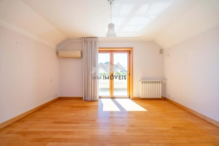 Moradia T5 para Venda em Grijo Foto 12