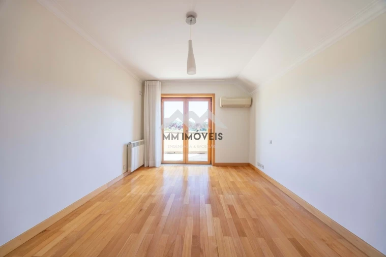 Moradia T5 para Venda em Grijo Foto 31