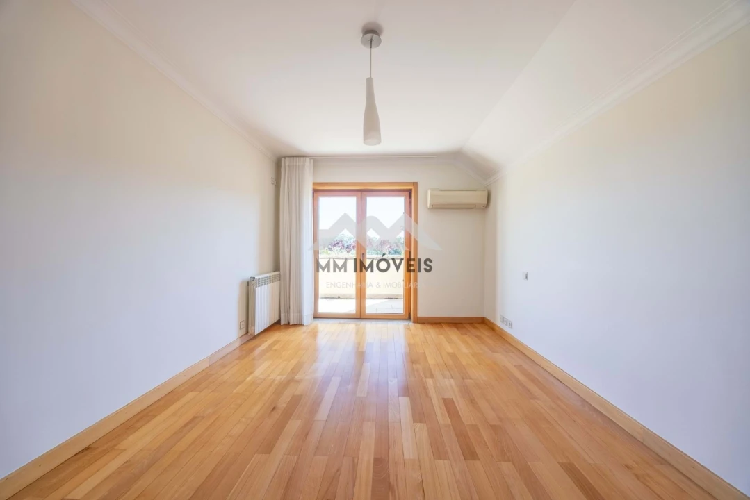 Moradia T5 para Venda em Grijo Foto 31