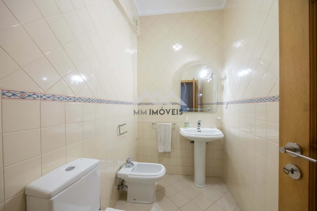 Moradia T5 para Venda em Grijo Foto 69