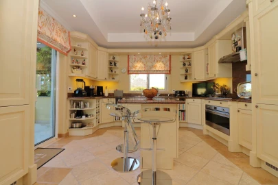 Moradia T4 para Venda em Almancil