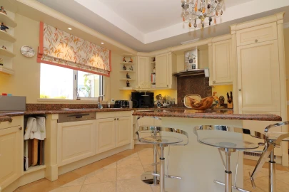 Moradia T4 para Venda em Almancil