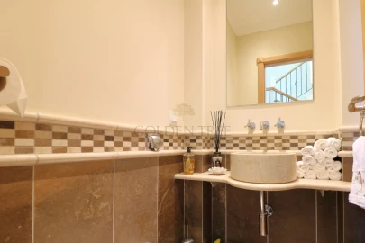 Moradia T4 para Venda em Almancil