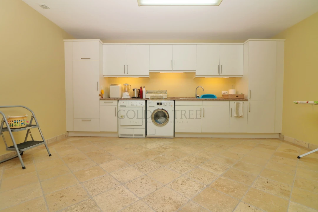 Moradia T4 para Venda em Almancil Foto 30