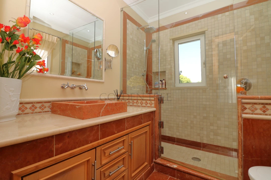 Moradia T4 para Venda em Almancil Foto 20