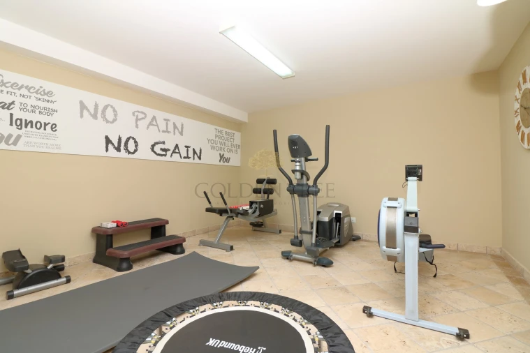 Moradia T4 para Venda em Almancil Foto 29