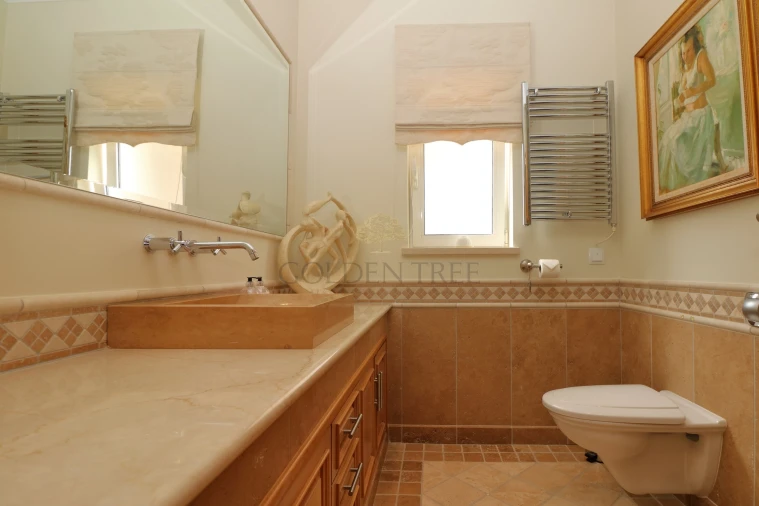 Moradia T4 para Venda em Almancil Foto 17