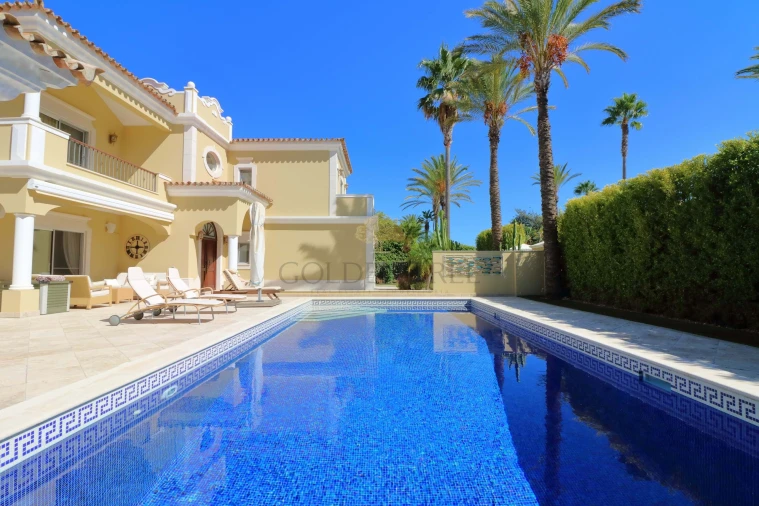 Moradia T4 para Venda em Almancil Foto 33